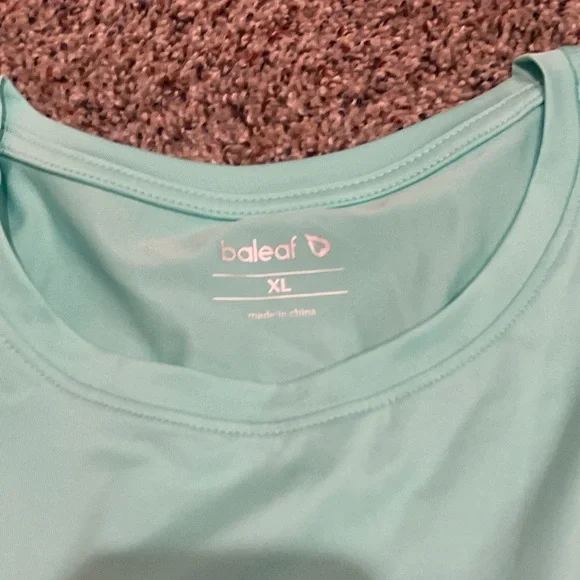 Women’s Assortment of XL Workout Tanks - Picture 4 of 4